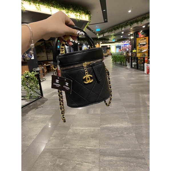 Mã: cặp lồng chanel loại đẹp ( chữ chanel vàng đậm, in logo trên chữ)
