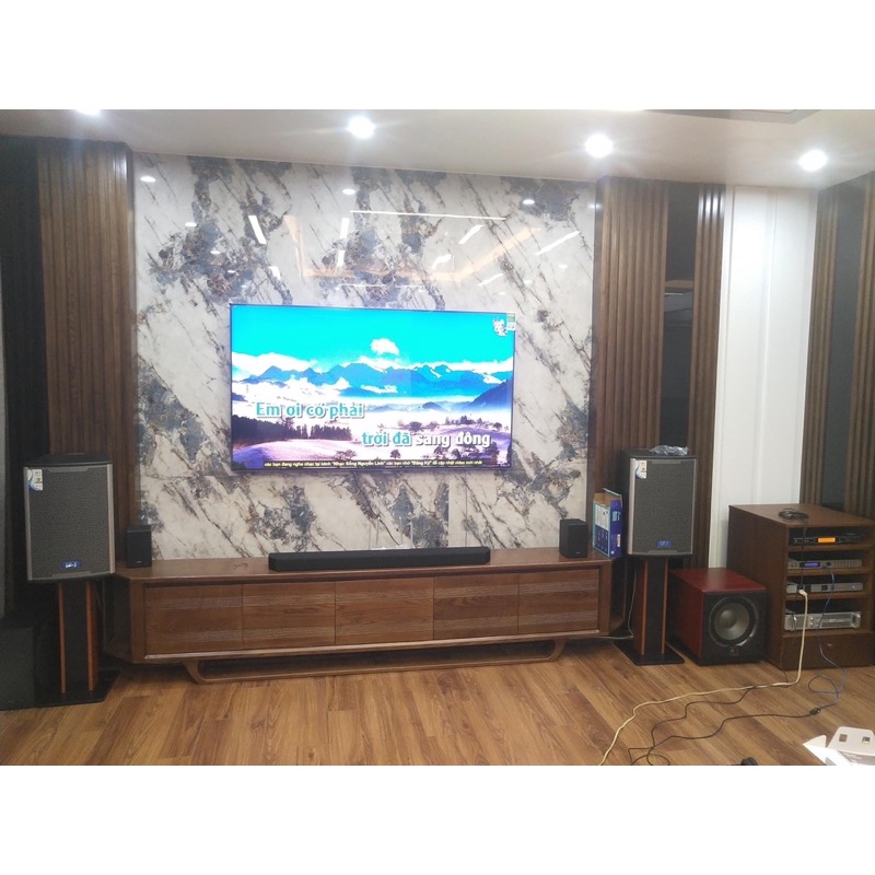 Chân loa đứng màu vân gỗ