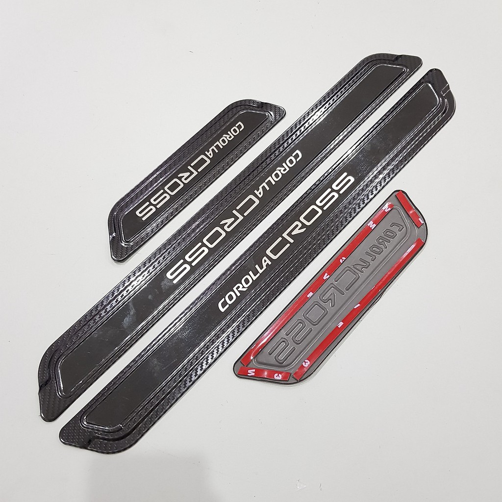 Nẹp cửa xe, ốp bậc cửa xe Toyota Corolla Cross 2020 2021 2022 2023 Mẫu Carbon