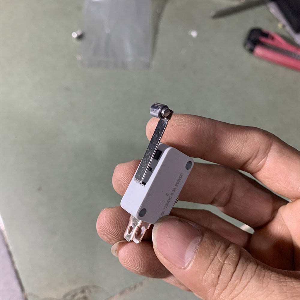 Công tắc hành trình loại tốt bánh xe bằng kim loại V156-1C25