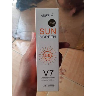 Xịt chống nắng V7