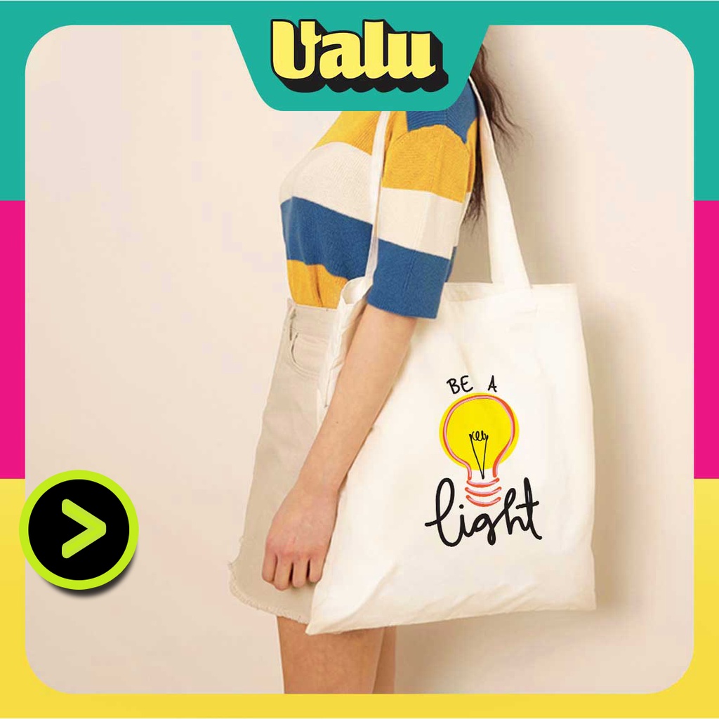 Túi tote Value túi tote vải canvas size lớn, đáy túi mở rộng yellow tone, miệng túi và túi con có khóa kéo