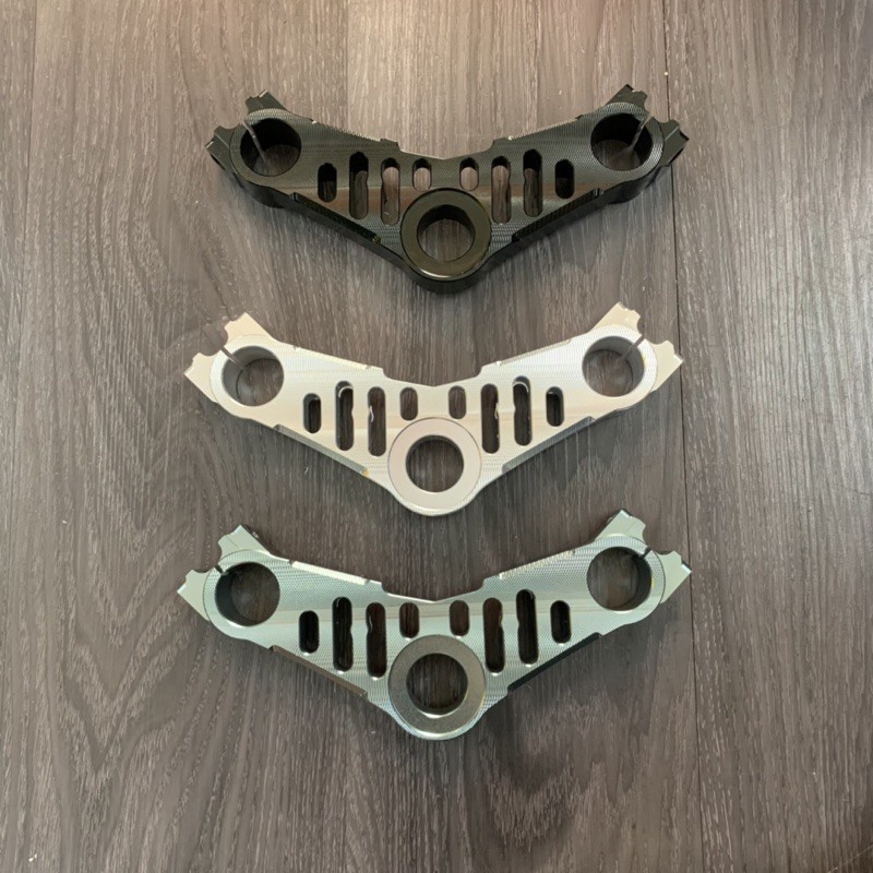 Chảng ba Trên nhôm CNC gắn Satria Raider các đời như zin