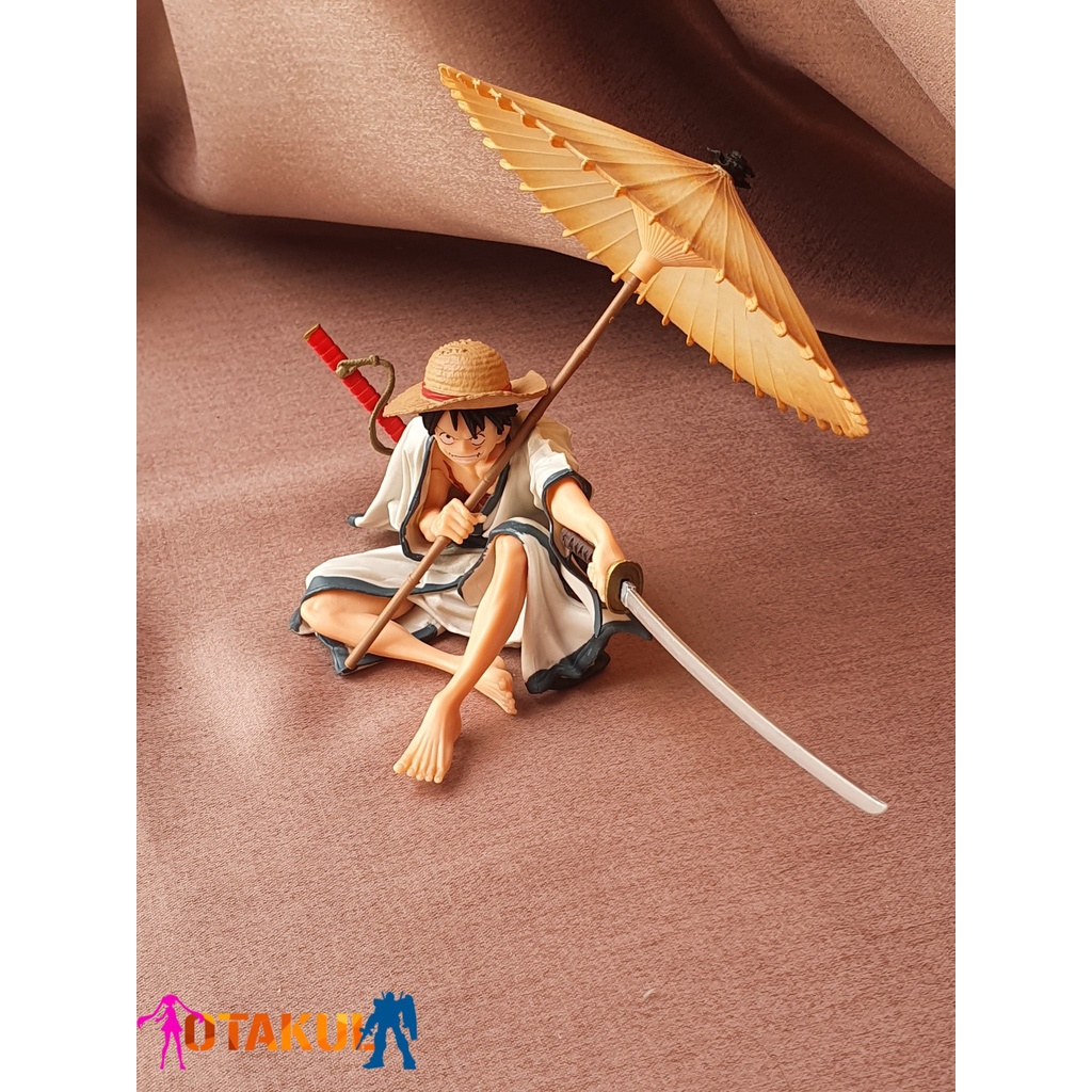 Mô Hình Figure Monkey D. Luffy Tư Thế Ngồi Cầm Ô - One Piece