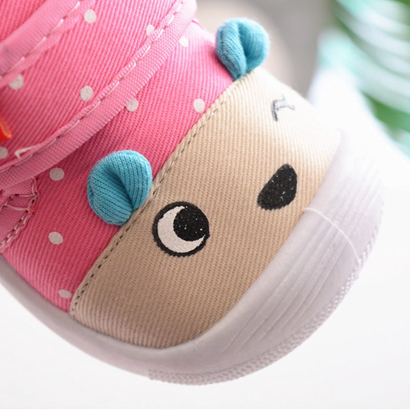 Giày Em Bé Đế Mềm Chống Sốc Đáng Yêu