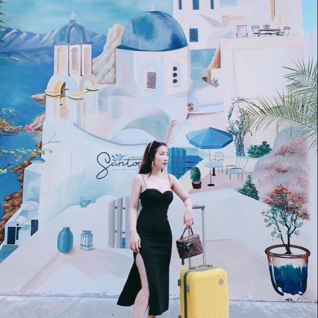 ➖ Body đen nhún ngực siu tôn dáng luôn ạ ➖Cứ đơn giản mà đẹp á , khoác nhẹ em cardigan nữa thì vi vu