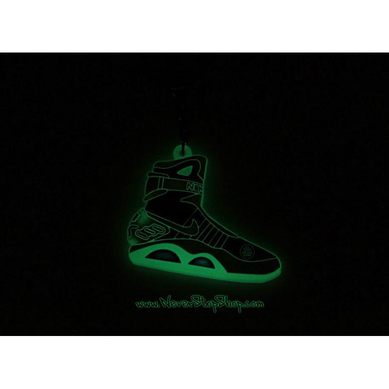 Móc khóa giày Nike Mag dạ quang phát sáng trong đêm