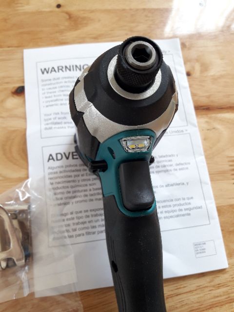 Vít không chổi than Makita 18v
