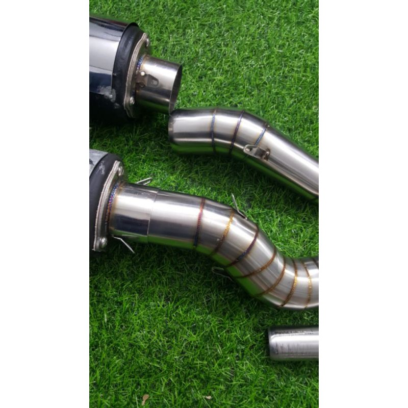 Pô CBR redleo kèm cổ 2 khúc inox như hình lắp các dòng xe Honda yamaha Suzuki sản phẩm full đầy đủ theo nhu cầu sử dụng