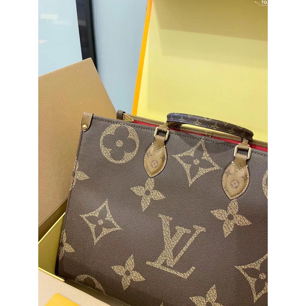 Túi xách LV hành lý.