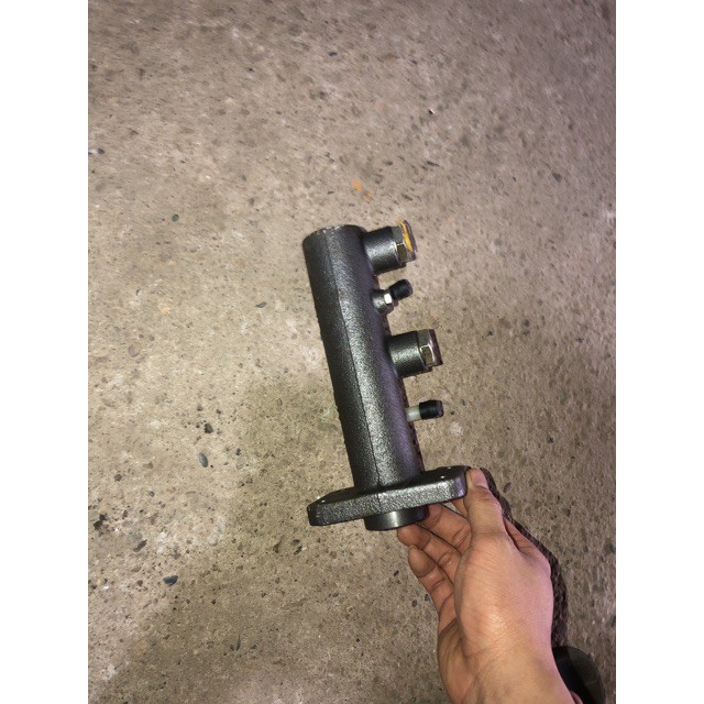 Tổng phanh 6700 xe forland 9,9 tạ  1 tấn ren bắt dầu phi 10 và phi 12