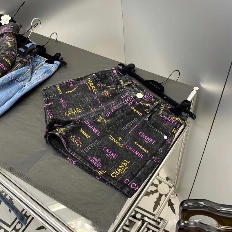 QUẦN SHORT BÒ HOẠ TIẾT CN