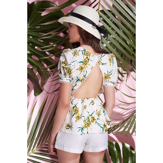 Áo hoa cutout lưng | BigBuy360 - bigbuy360.vn