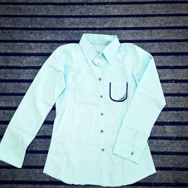 Áo sơ mi thêu túi