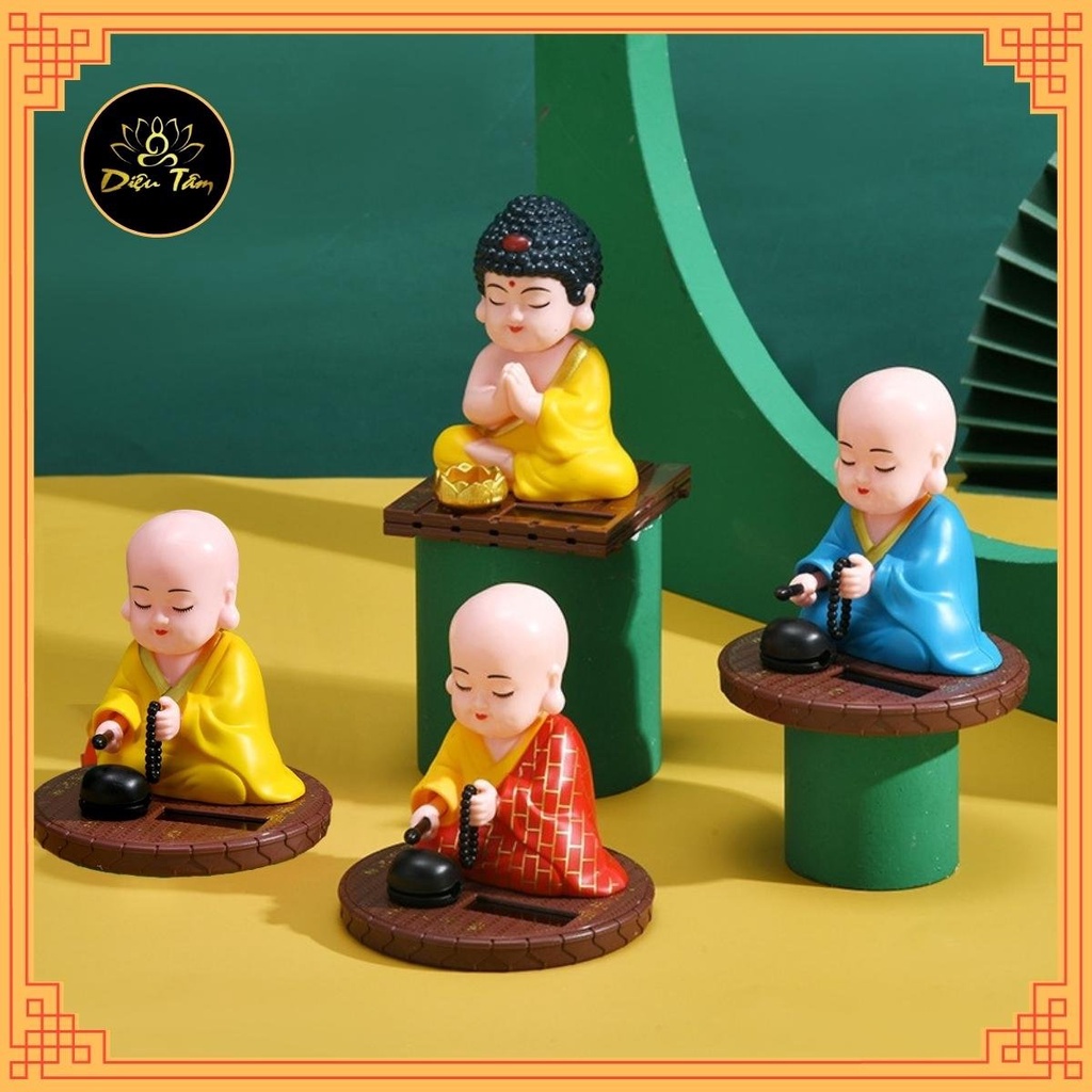 Tượng phật chú tiểu Gõ Mõ Tụng Kinh trang trí xe hơi, phong thủy, bàn làm việc năng lượng mặt trời Chú tiểu gõ mỏ