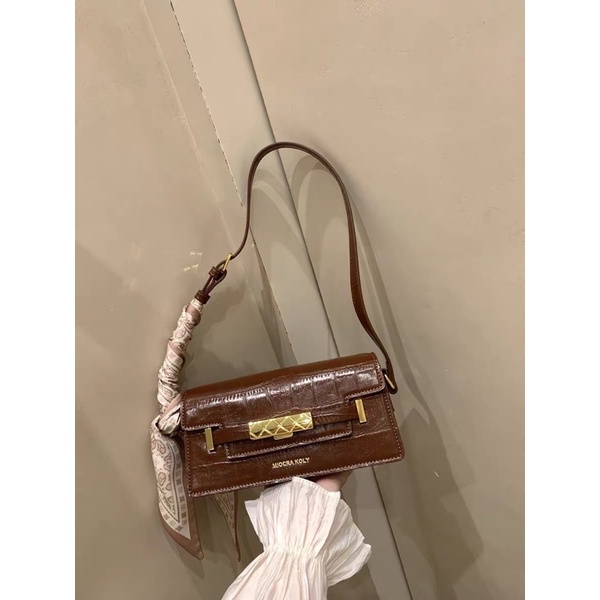 Túi 𝐌𝐢𝐨𝐜𝐫𝐚 𝐤𝐨𝐥𝐲 khoá vàng tặng kèm khăn