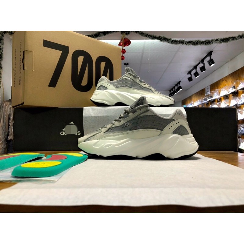 (⚡️Tặng ful bok⚡️ tất ⚡️Quà ⚡️Zep một môt⚡️) Giày sneakers nam nữ 700 trắng phản quang.Đế bot êm chân tăng chiều cao G23 | BigBuy360 - bigbuy360.vn