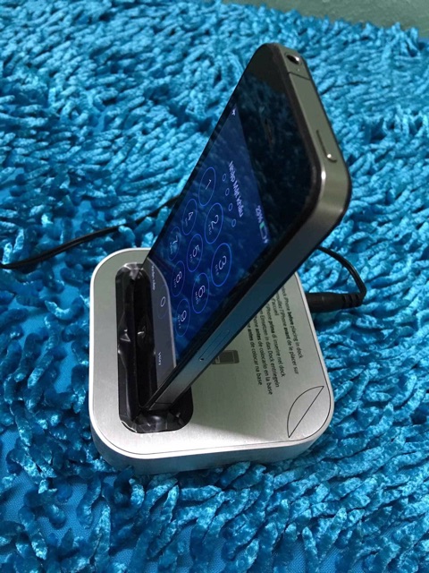 Dock sạc iphone  3 4 4s và ipod cổng 30pin  ( Super Hero backup & changer for iphone )