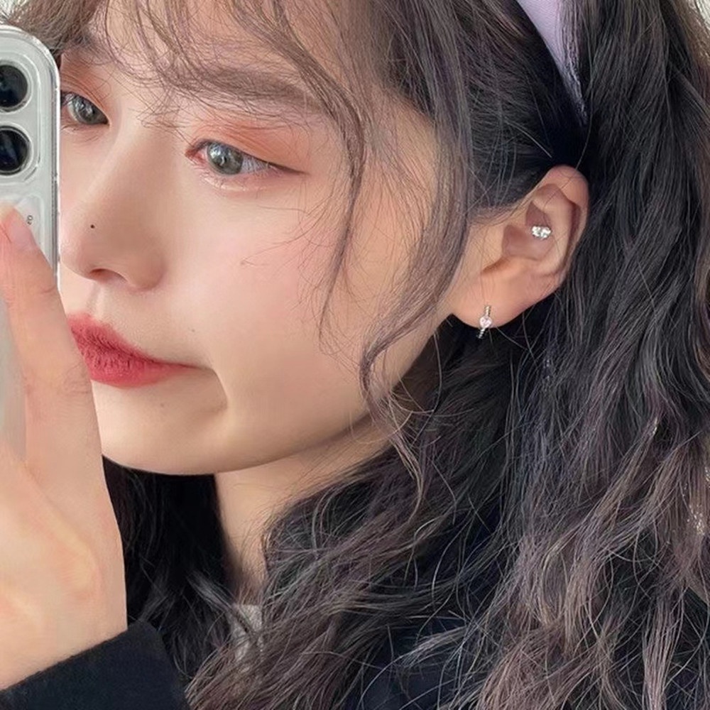 Đôi khuyên tai dạng vòng xoắn đính đá zircon màu hồng trái tim đơn giản thời trang dành cho bạn nữ