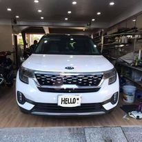 ĐỀ CAN DÁN MẶT CA LĂNG XE CAO CẤP KIA SELTOS - Hàng nhập khẩu