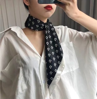 Khăn lụa vuông đơn giản. Size 70x70.