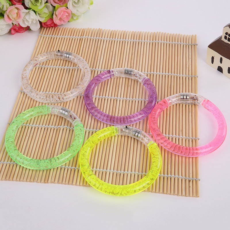 1 Sản Phẩm Bán Chạy Vòng Tay Acrylic Có Đèn LED Cho Bé