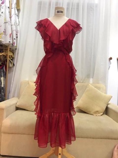 đầm đỏ bèo ngực