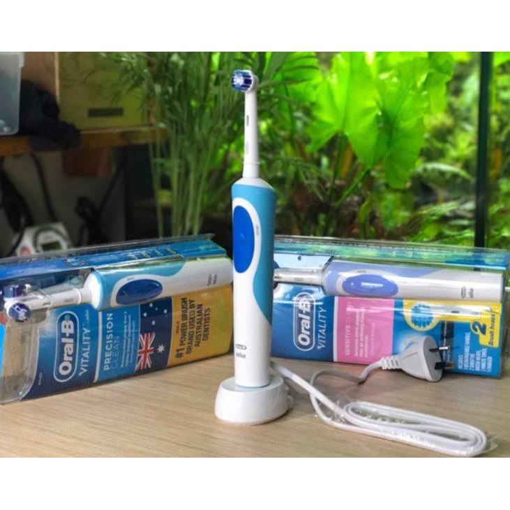 BÀN CHẢI ĐÁNH RĂNG ĐIỆN ORAL-B