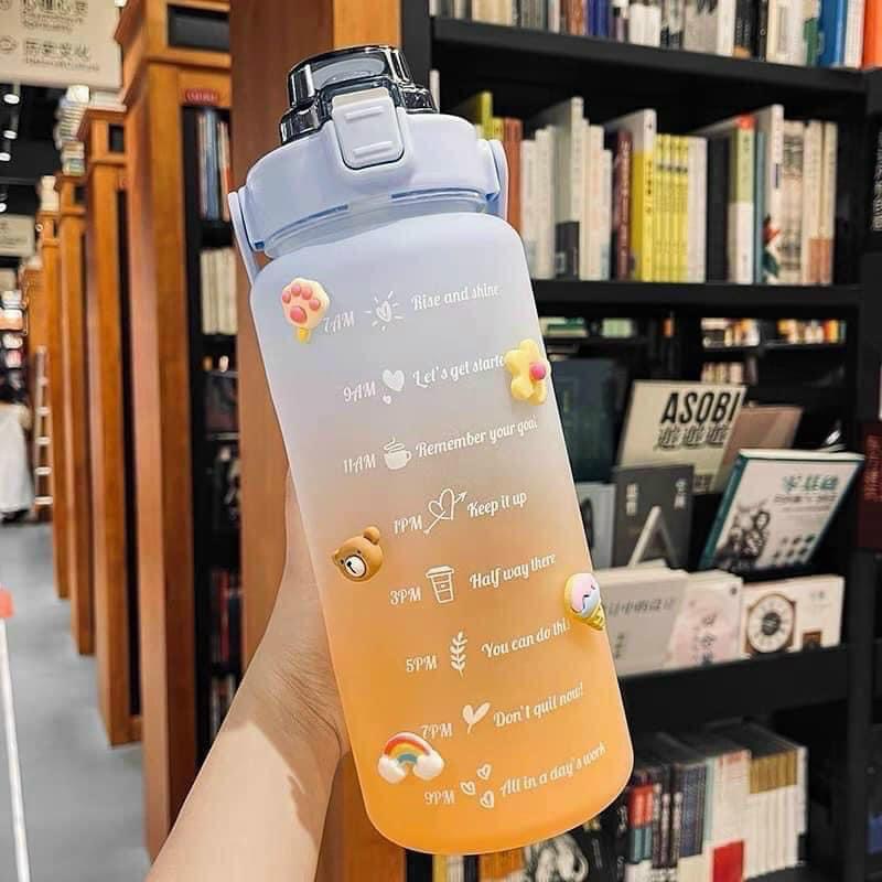 Bình Đựng Nước Miniso 2L Dễ Thương Có Vạch Báo Giờ Uống Nước Tiện Dụng