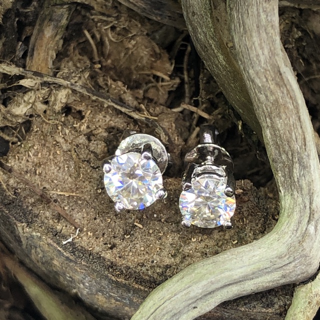 1 chiếc bông tai Moissanite 3,0ly- 4,5ly - 5,0ly (nước D kiểm định) bạc 925 mạ bạch kim