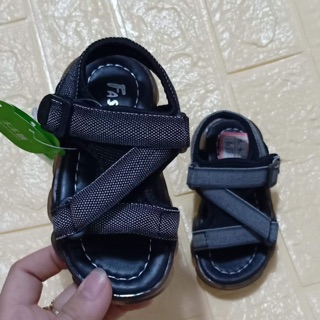 Sandan cho bé trai phun hộp