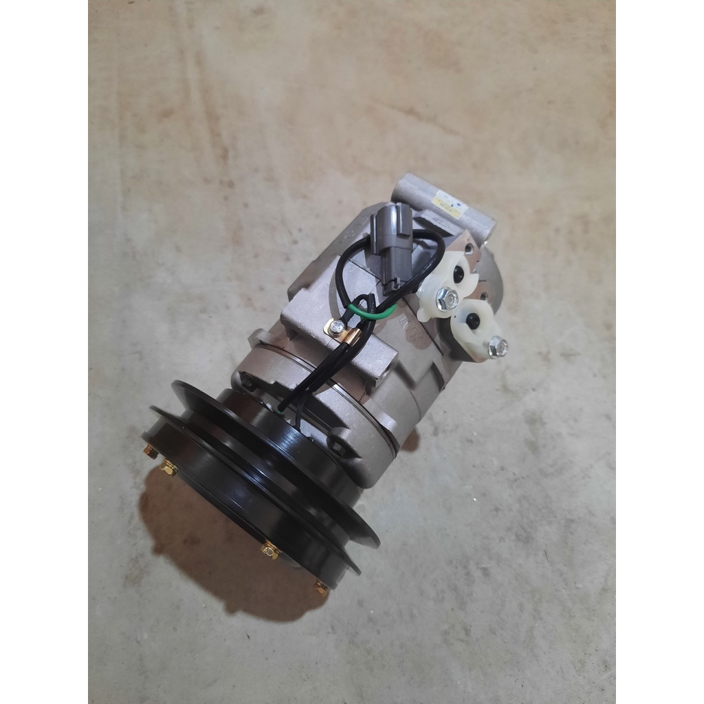 Lốc điều hòa MX806 lắp Máy Xúc Komatsu PC200 (thân lốc 17)