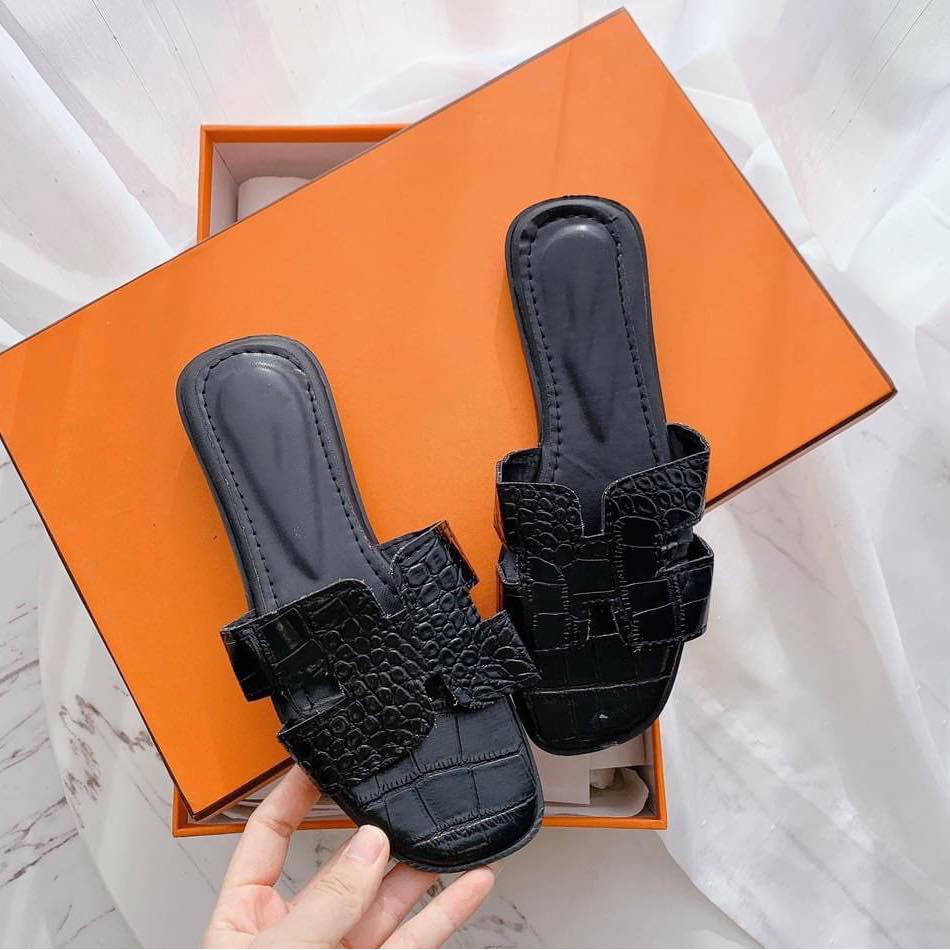 Dép đen nữ 2301DD