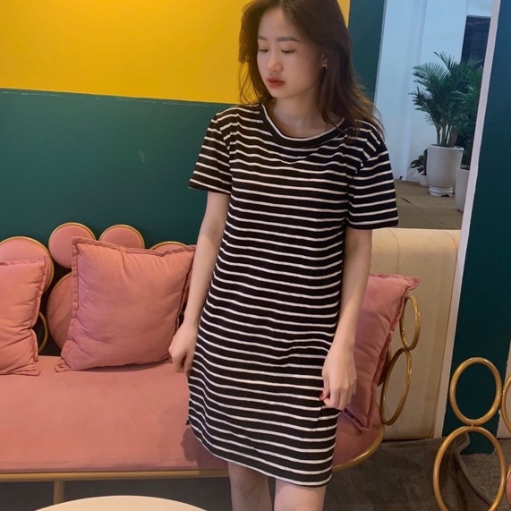 Đầm Kẻ Sọc Ngắn Tay Suông Rộng Cổ Tròn Đen Trắng Xẻ Tà Chất Cotton Thoáng Mát Váy suông kẻ Alala
