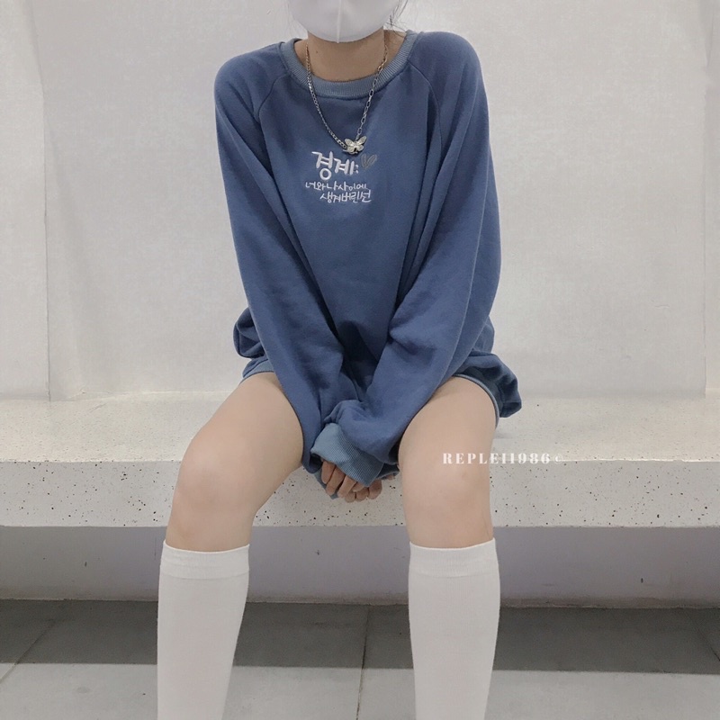 Áo sweater raglan chữ Hàn