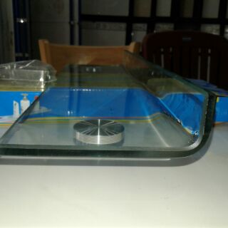 Kệ kính uốn cong