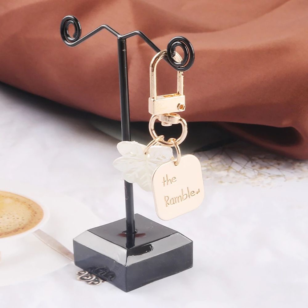 Móc Khóa Kim Loại Hình Trái Tim / Chữ Cái Dễ Thương Sáng Tạo Phong Cách Hàn Quốc Cho Nam Và Nữ