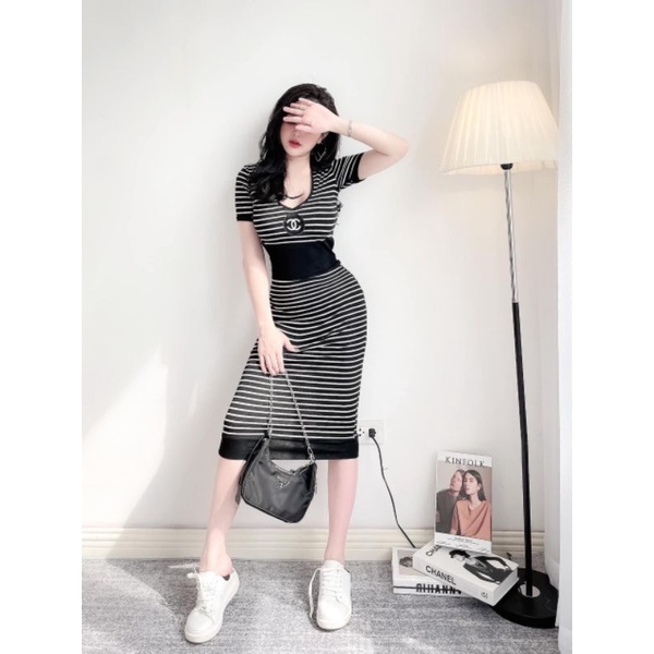 Đầm body kẻ đen