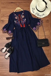 Đầm maxi thêu thổ cẩm