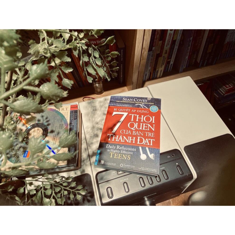Sách - 7 Thói Quen Của Bạn Trẻ Thành Đạt - First News