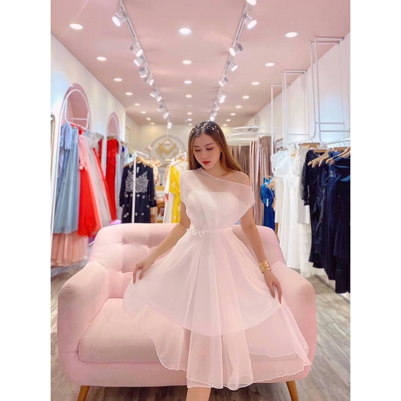 Đầm dự tiệc lệch vai tà xéo kết hoa eo TRIPBLE T DRESS - Size M/L - MS104Y