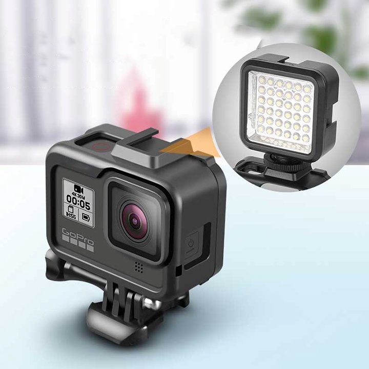 KHUNG BẢO VỆ GOPRO 8 TÍCH HỢP KHE GẮN LED MIC