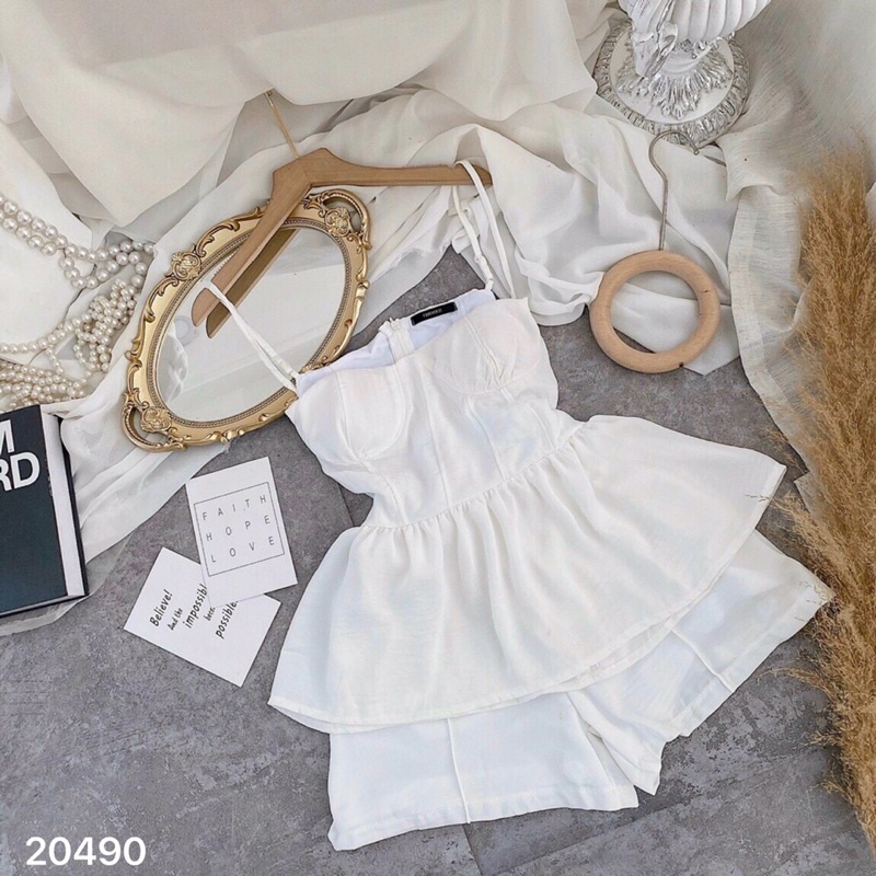 Set trắng áo peplum cúp ngực hai dây phối quần short 20490 - 1 áo + 1 quần