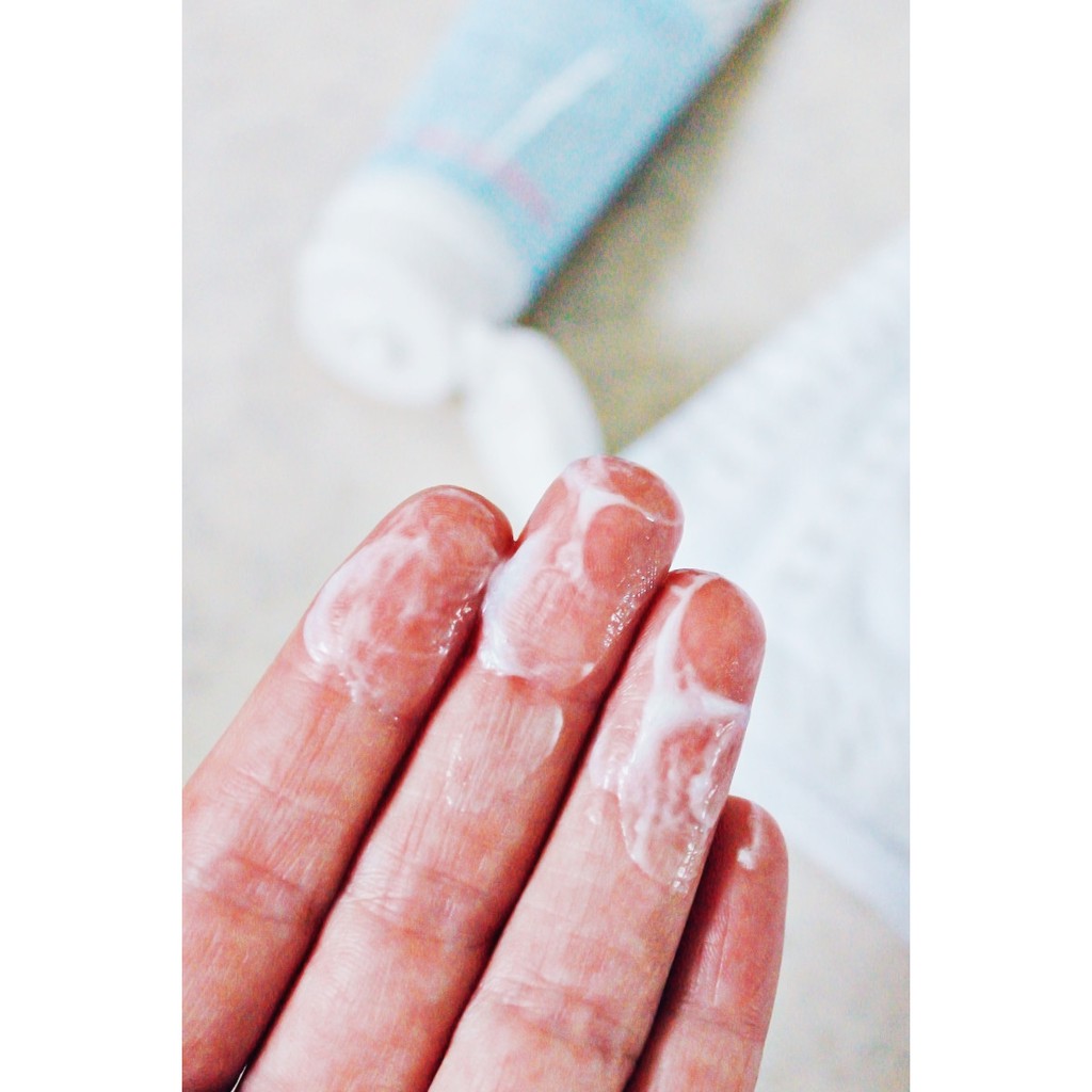 Sữa rửa mặt FIRST AID BEAUTY Pure Skin Face Cleanser