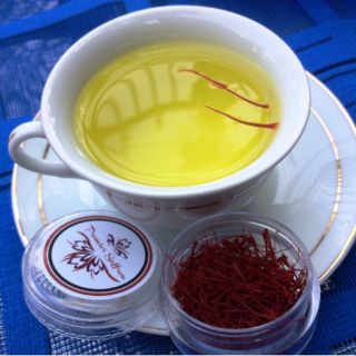 Tách lẻ 5 sợi nhụy hoa nghệ tây Iran khô ( Saffron). Date luôn cập nhật mới.