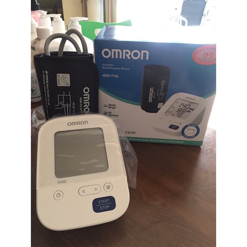 máy đo huyết áp omron 7156