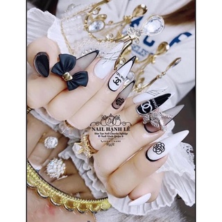 Charm Nơ 2 màu đen - trắng