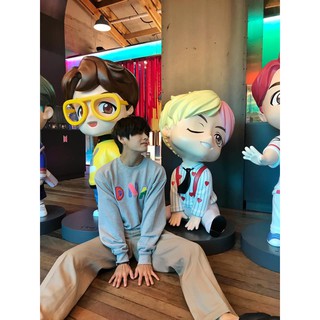 Áo sweater dna giống bts v