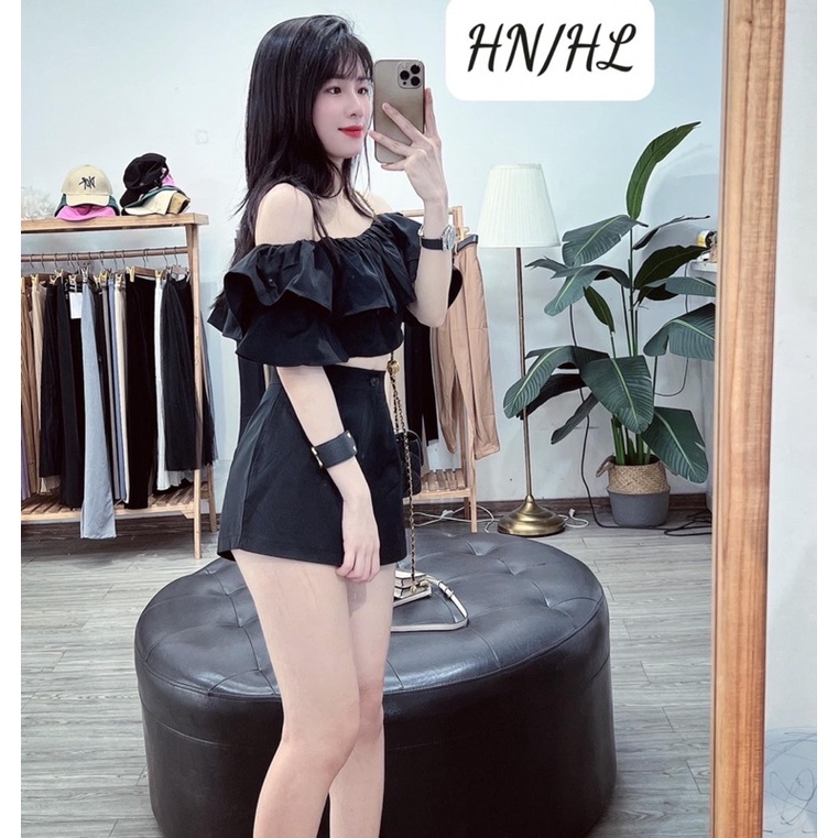 Set thô trễ vai hai màu đen trắng