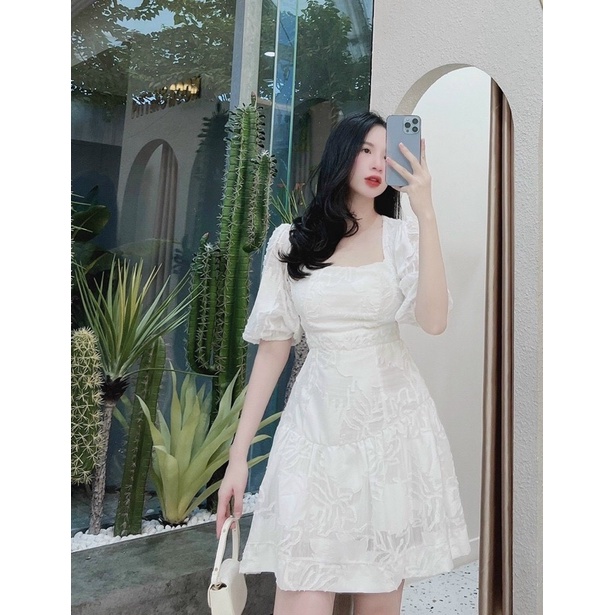 ĐẦM TRẮNG GẤM HOA CỔ V CUTOUT LƯNG